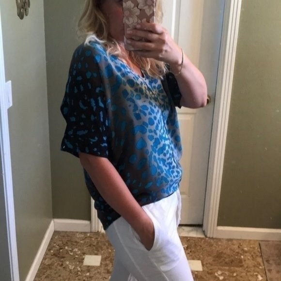 ROBBI & NIKKI ANIMAL PRINT TOP sz S - Picture 5 of 8